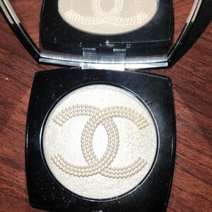 CHANEL Les Symboles Pearly White Powder